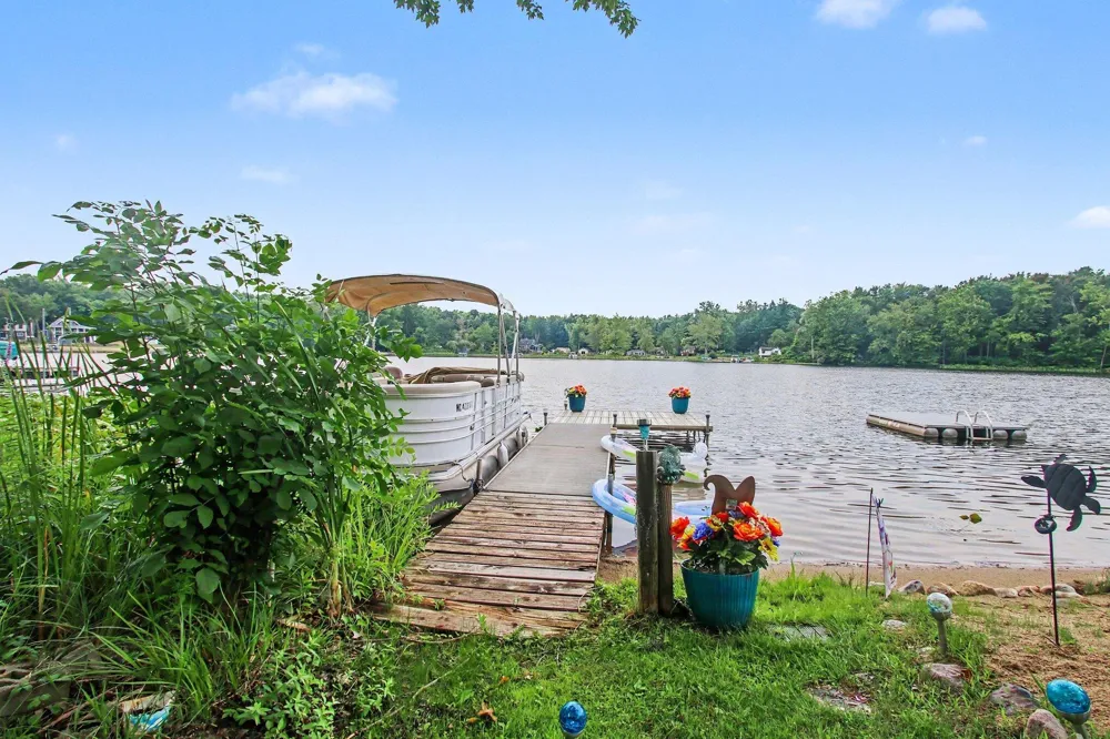 45713 E Peninsula Drive E Grand Junction, MI 49056