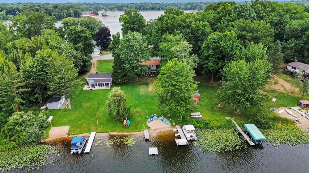 45713 E Peninsula Drive E Grand Junction, MI 49056