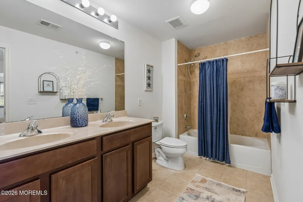 197 Melanie Way #709 Manahawkin, NJ 08050