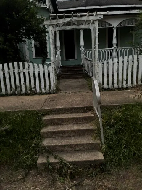 807 E Main Street