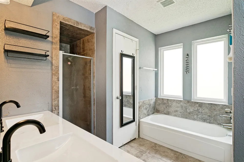 6520 Constitution Drive Watauga, TX 76148