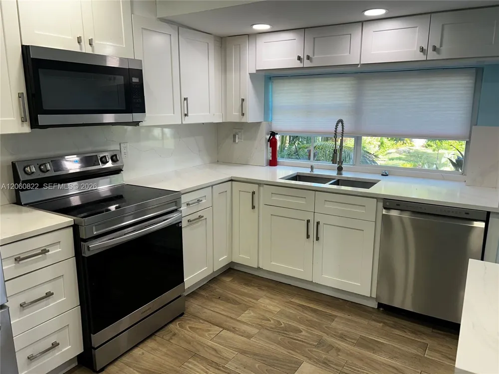 2403 NW 108th Ter Sunrise, FL 33322