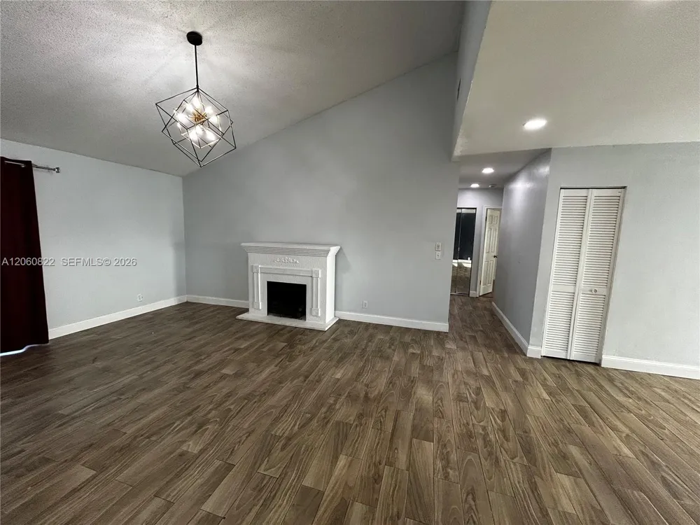 2403 NW 108th Ter Sunrise, FL 33322