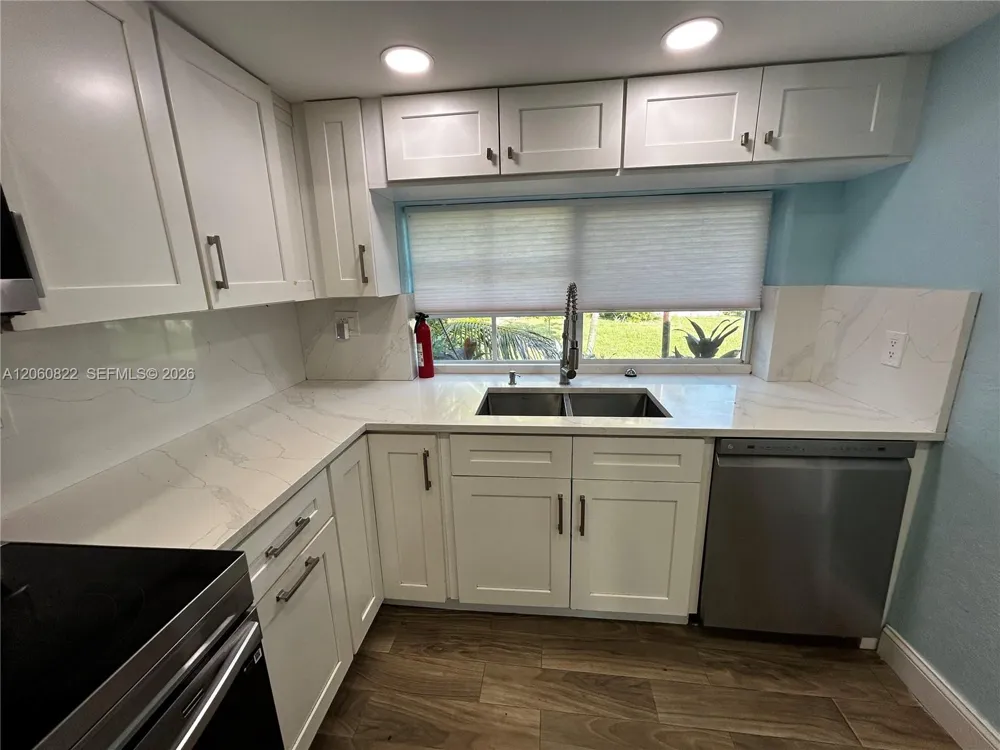 2403 NW 108th Ter Sunrise, FL 33322