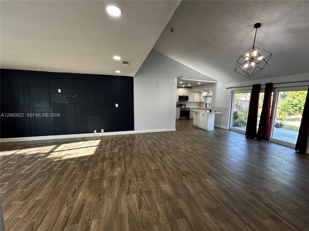 2403 NW 108th Ter Sunrise, FL 33322