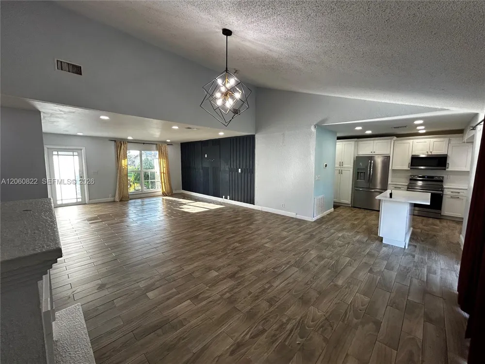 2403 NW 108th Ter Sunrise, FL 33322