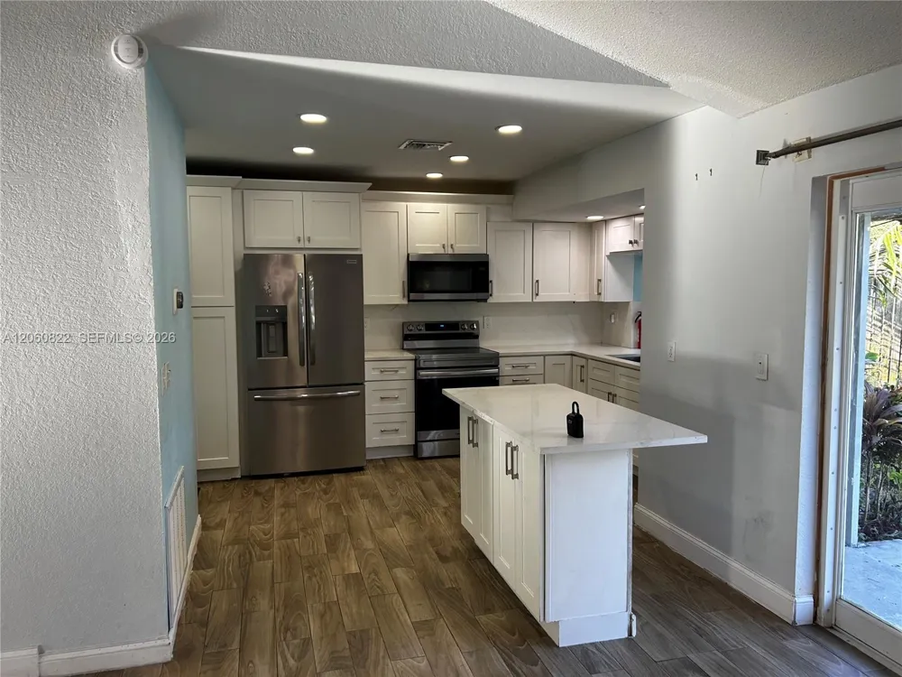 2403 NW 108th Ter Sunrise, FL 33322