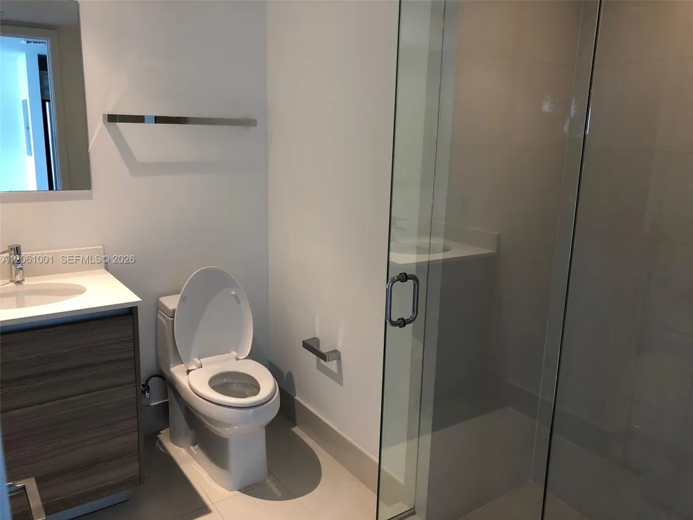 121 NE 34 ST #811 Miami, FL 33137