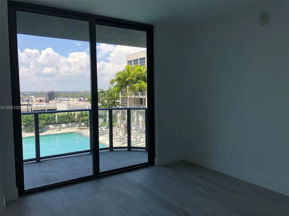 121 NE 34 ST #811 Miami, FL 33137
