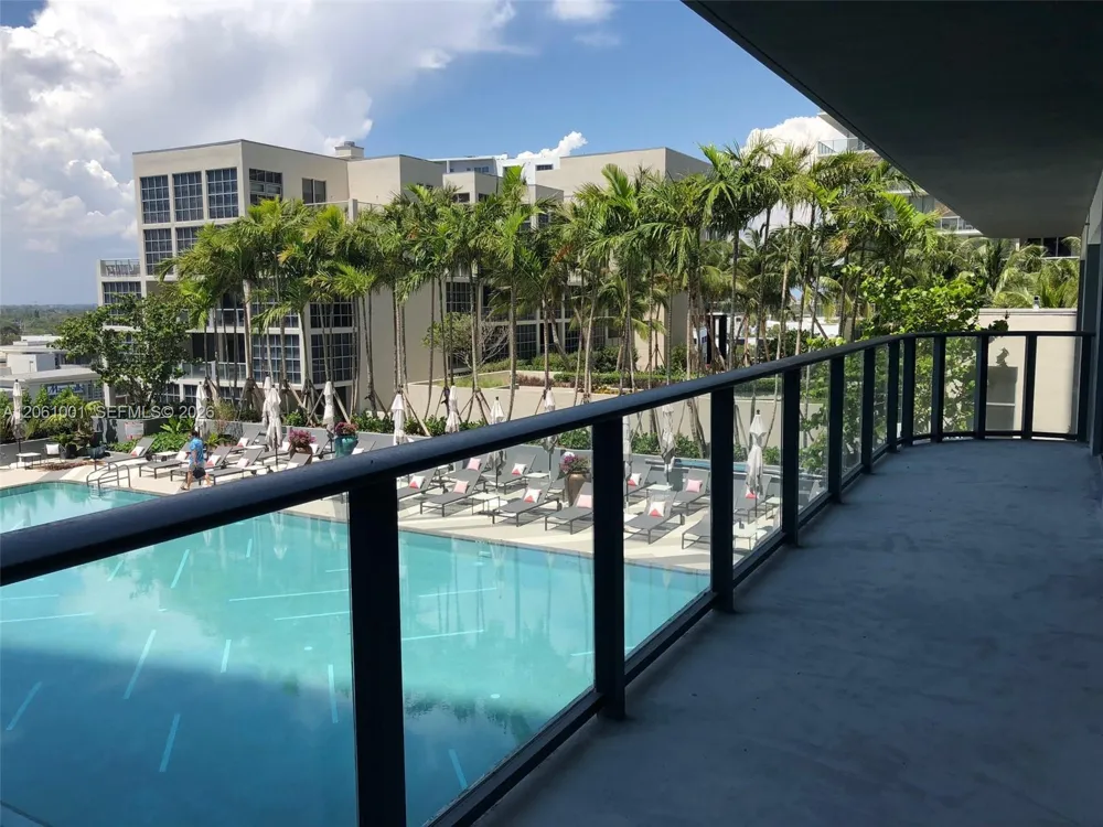 121 NE 34 ST #811 Miami, FL 33137