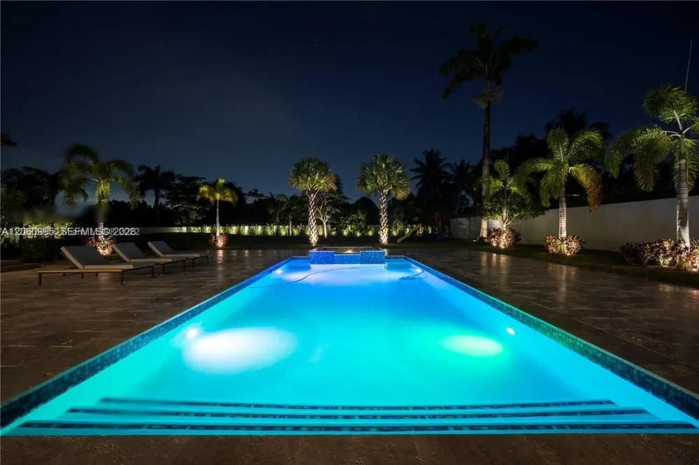 331 SW 124th Ave Miami, FL 33184