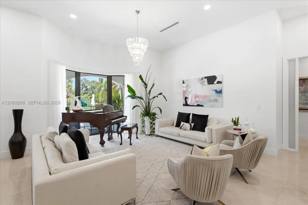 331 SW 124th Ave Miami, FL 33184