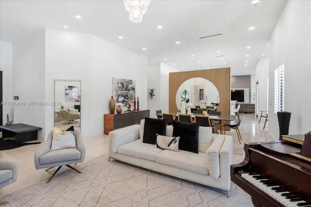 331 SW 124th Ave Miami, FL 33184