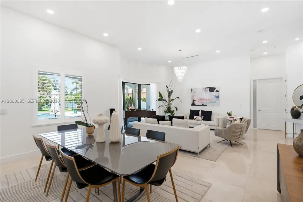 331 SW 124th Ave Miami, FL 33184