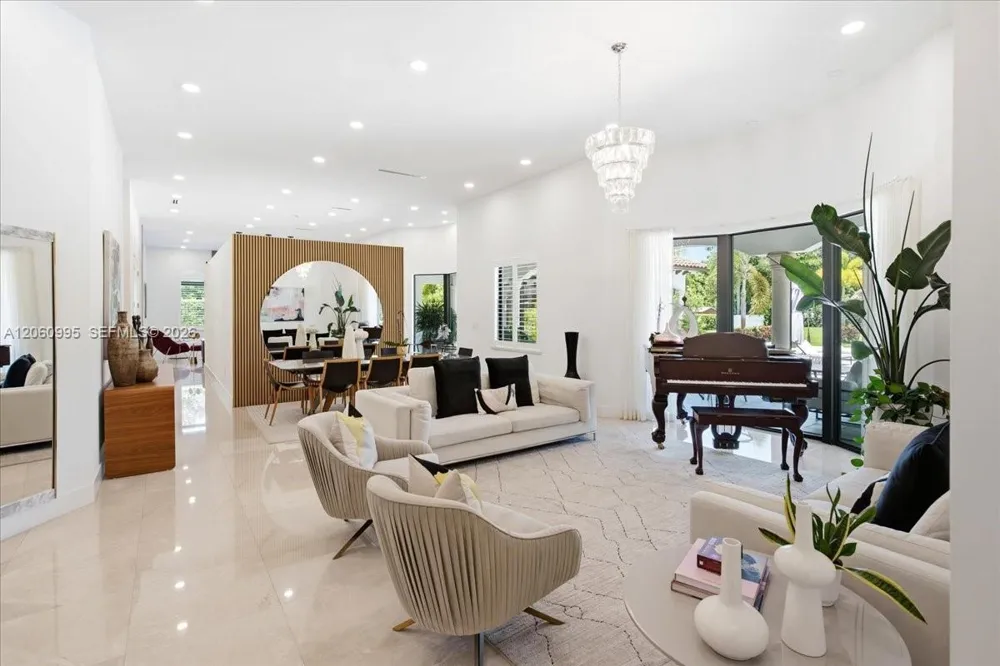 331 SW 124th Ave Miami, FL 33184