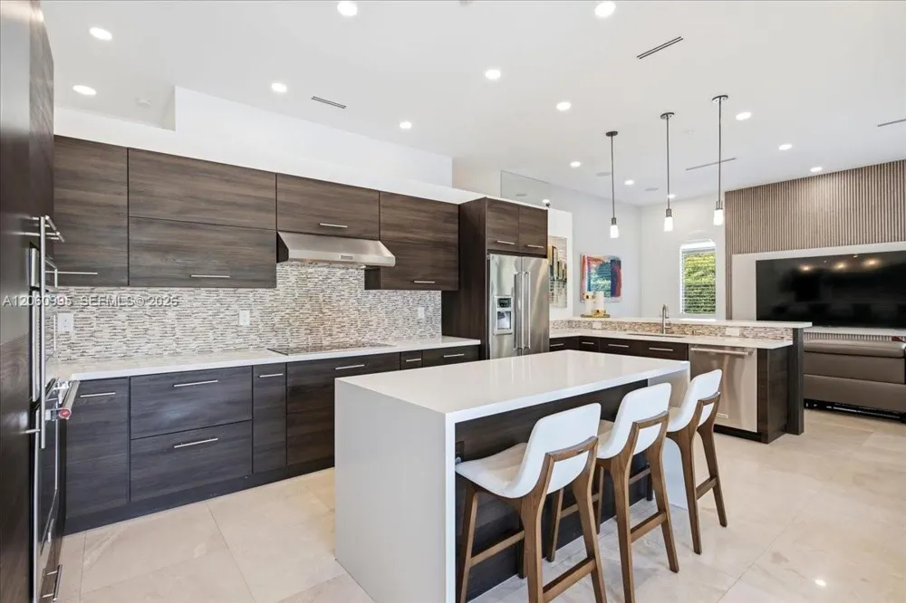 331 SW 124th Ave Miami, FL 33184