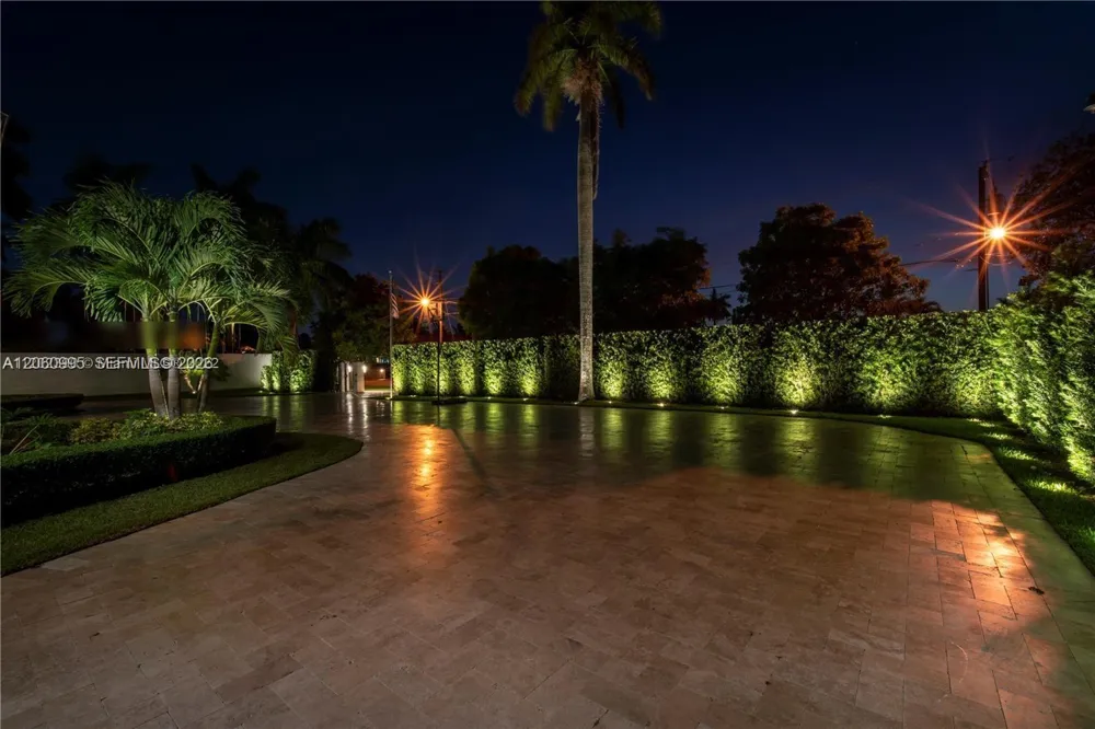 331 SW 124th Ave Miami, FL 33184
