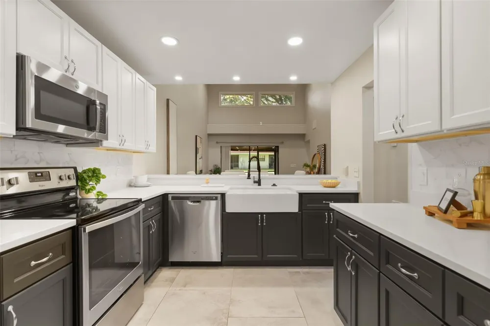 8209 SANDPOINT BOULEVARD Orlando, FL 32819