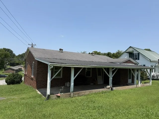 1226 McDonald St Fayetteville, TN 37334