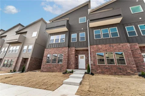 2179 W Million Lane