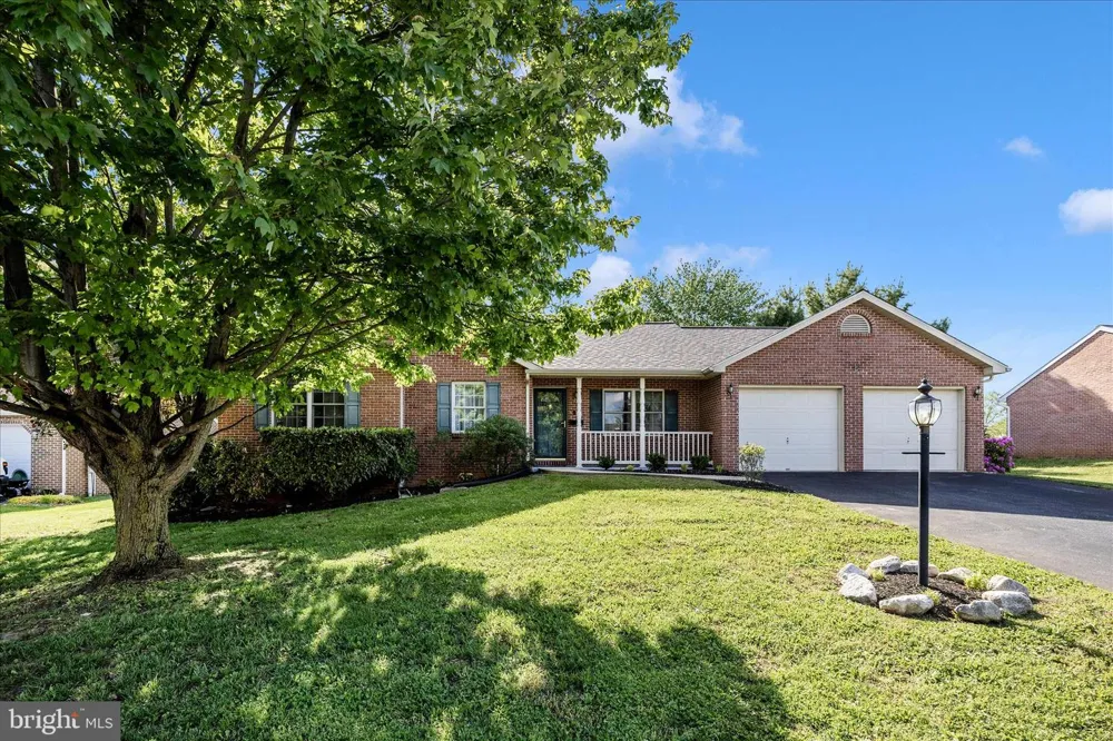 228 MONTCLAIR COURT Hagerstown, MD 21742