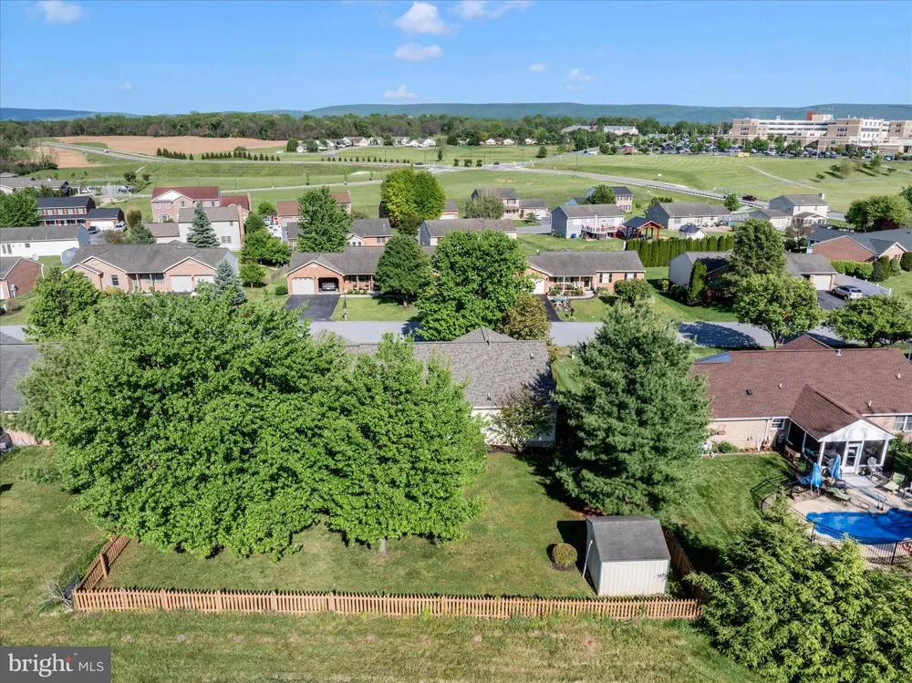 228 MONTCLAIR COURT Hagerstown, MD 21742