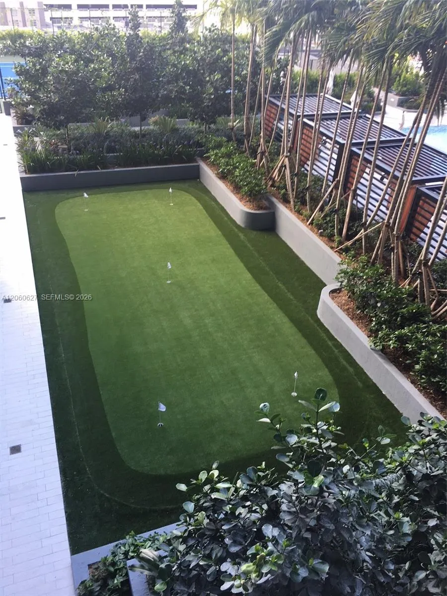121 NE 34th St #914 Miami, FL 33137
