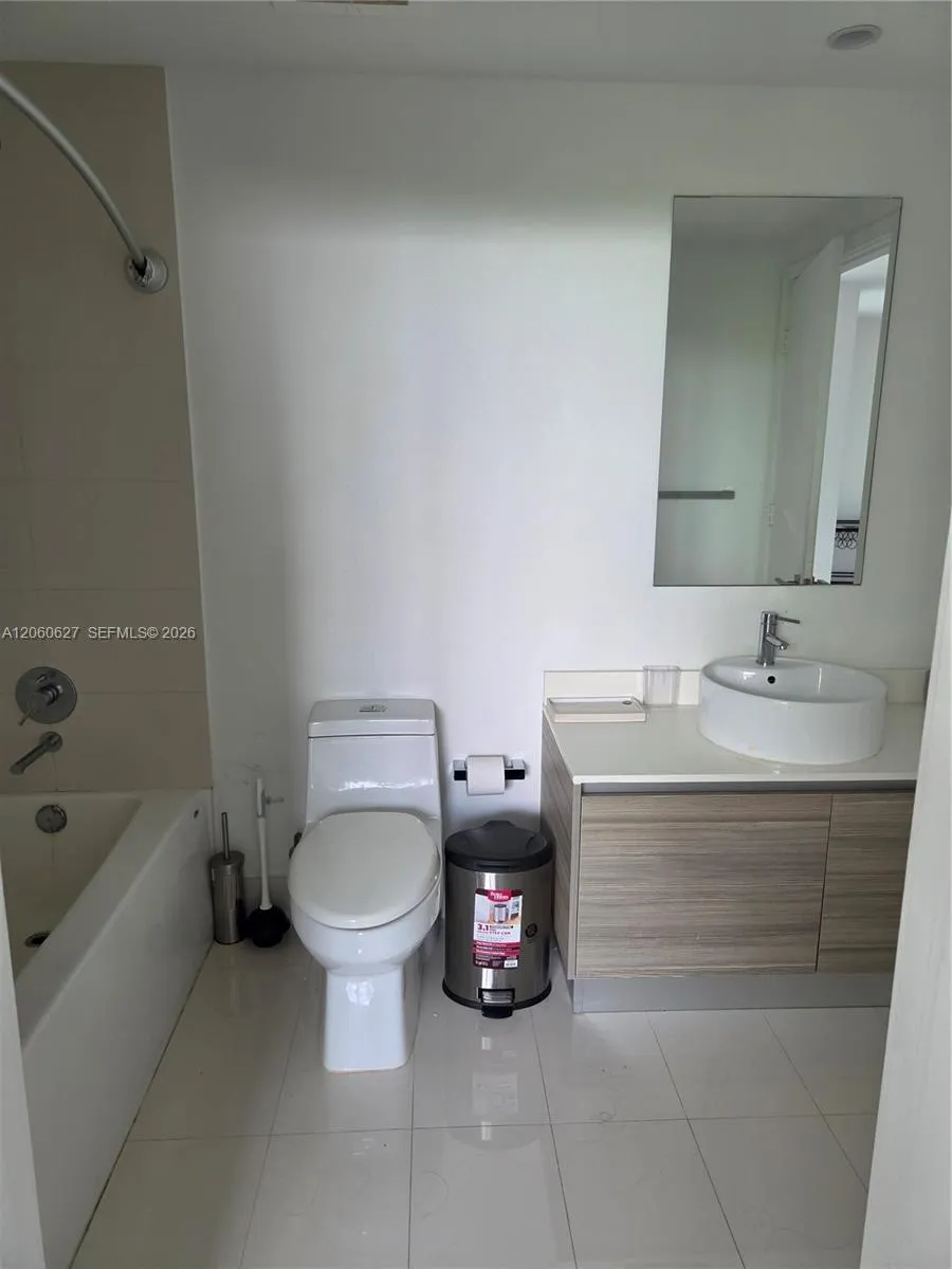 121 NE 34th St #914 Miami, FL 33137