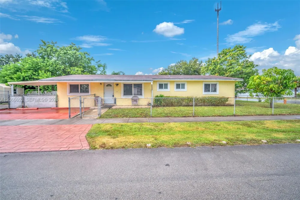 2301 SW 48th Ave West Park, FL 33023