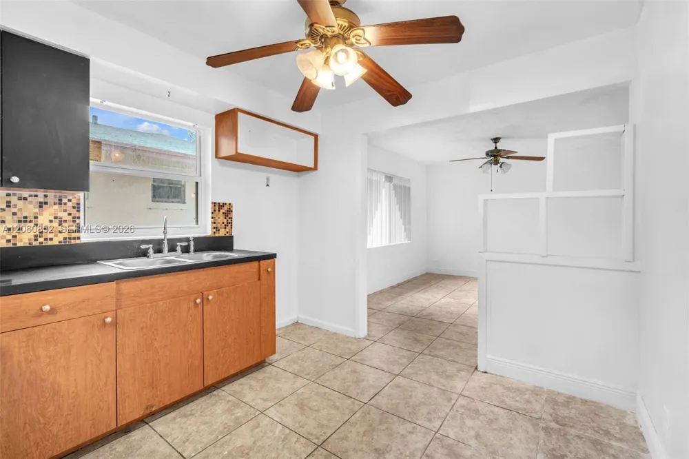 2301 SW 48th Ave West Park, FL 33023