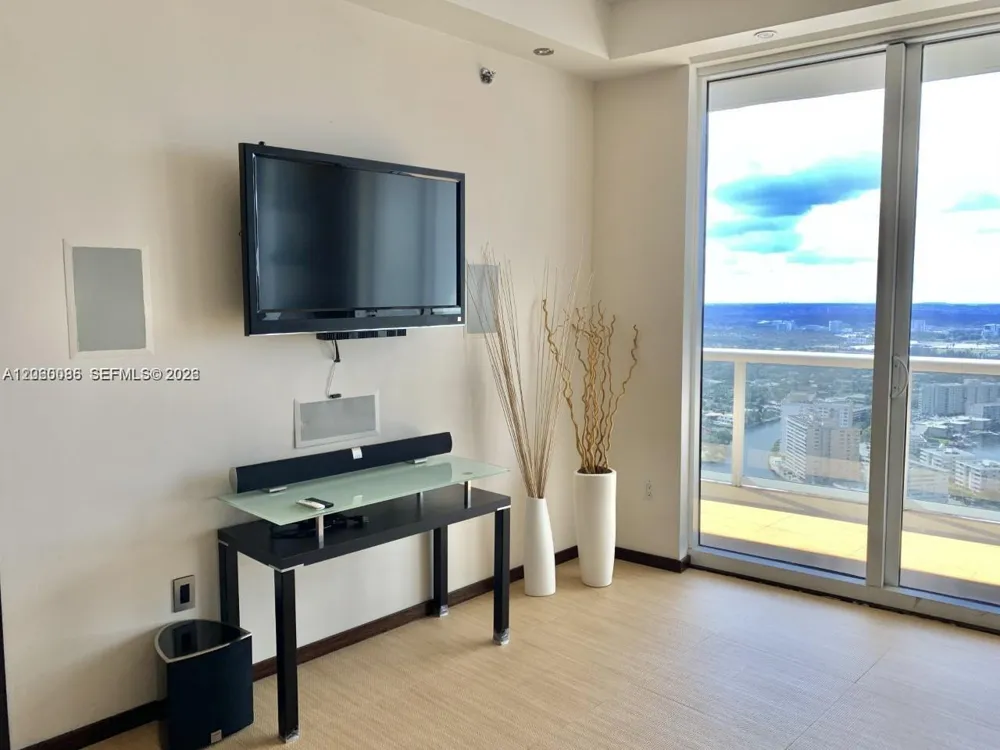 1800 S Ocean Dr #4406 Hallandale Beach, FL 33009