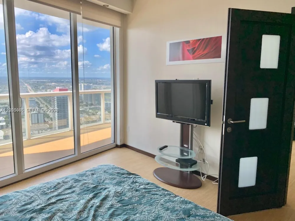 1800 S Ocean Dr #4406 Hallandale Beach, FL 33009