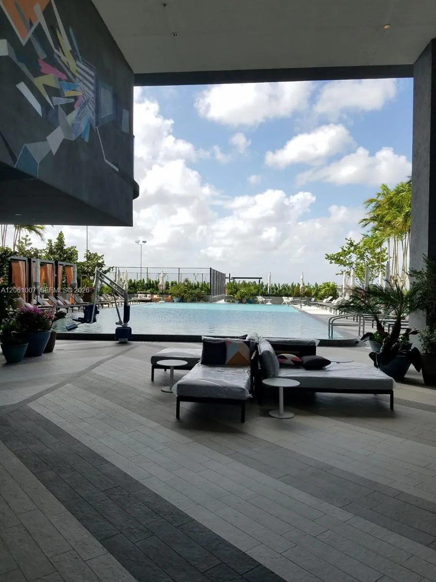 121 NE 34 ST #1702 Miami, FL 33137