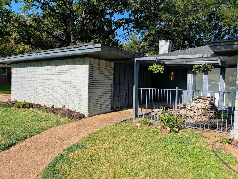 1756 Cynthia Lane Hurst, TX 76054