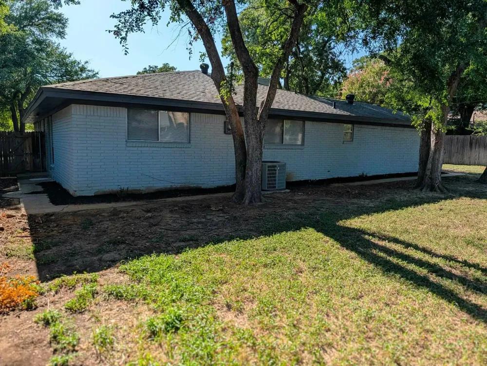 1756 Cynthia Lane Hurst, TX 76054