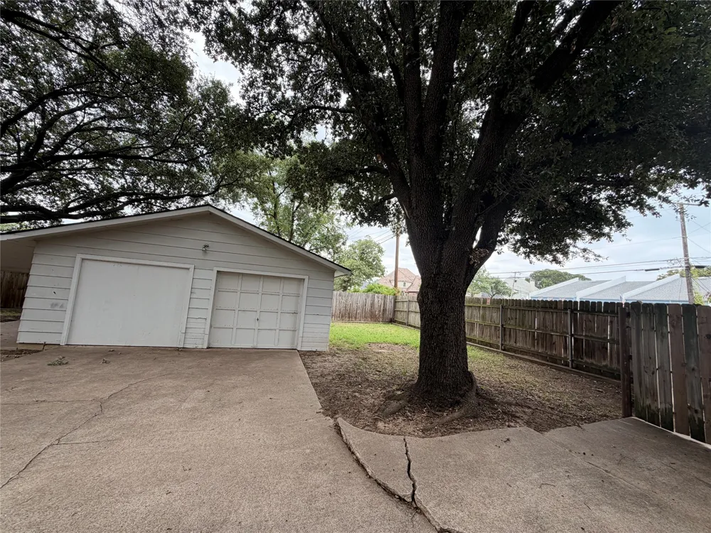 3004 David Lane Arlington, TX 76013