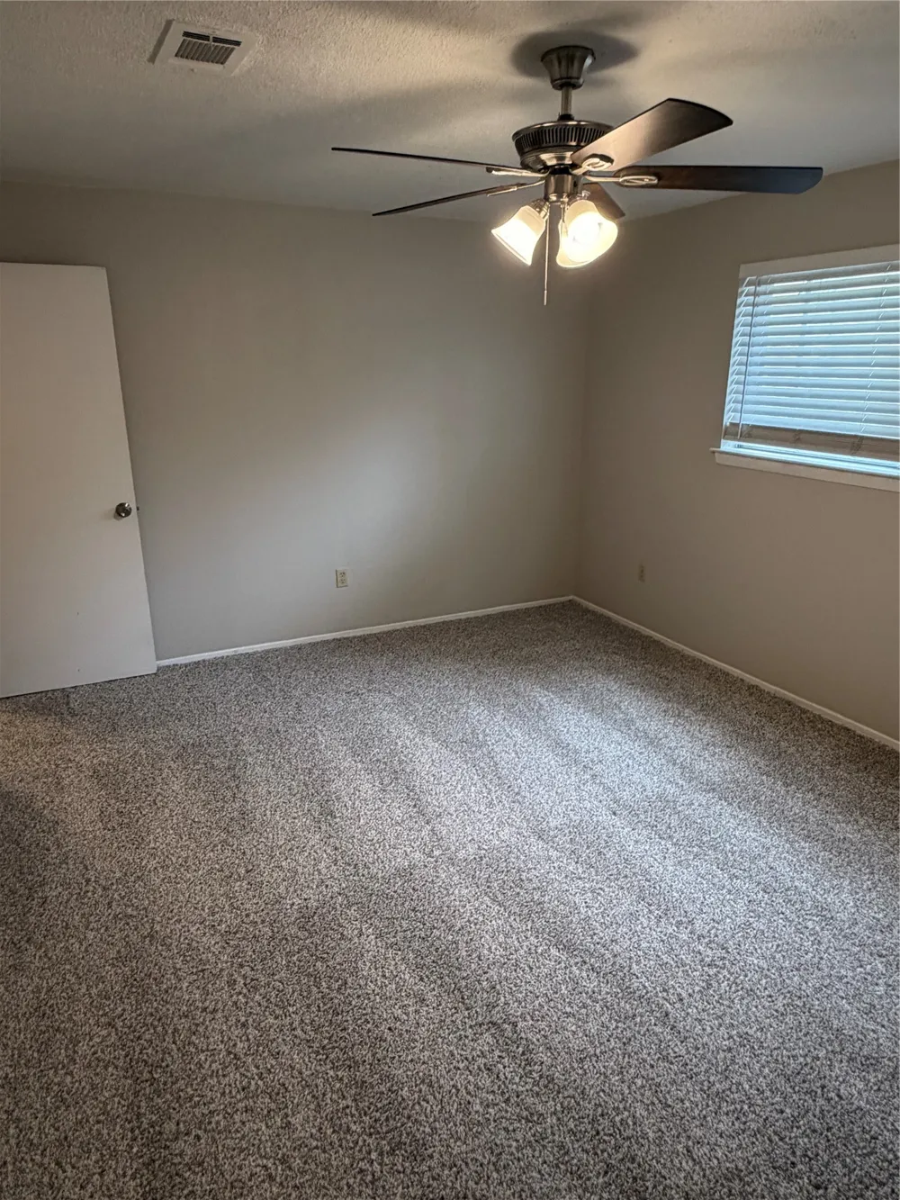 3004 David Lane Arlington, TX 76013