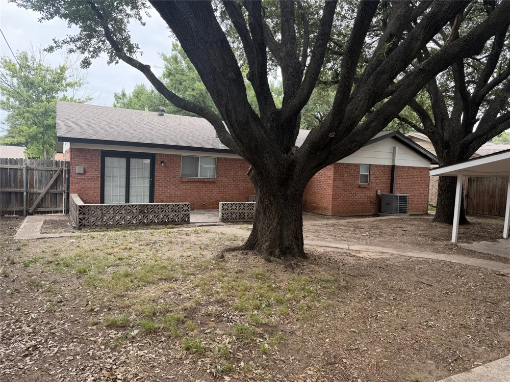 3004 David Lane Arlington, TX 76013
