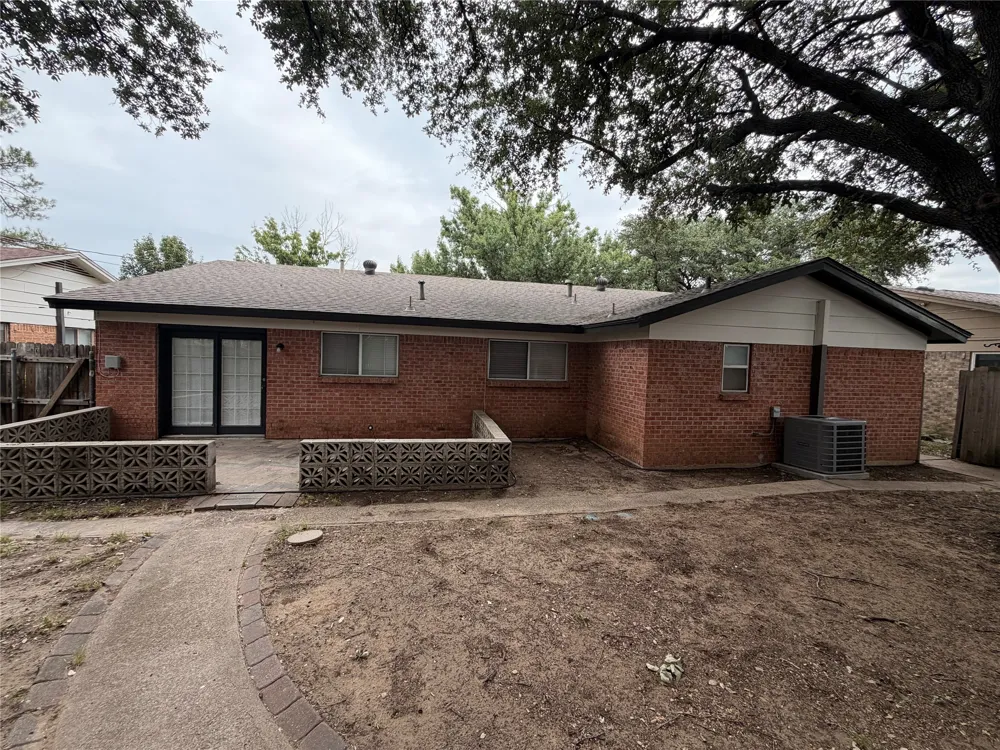 3004 David Lane Arlington, TX 76013