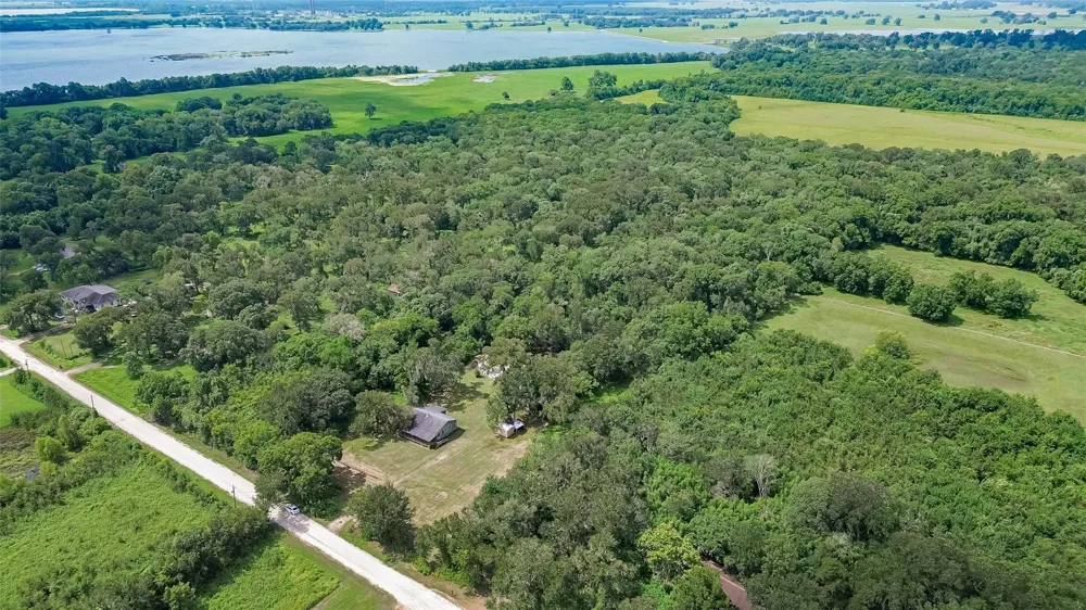 590 County Road 149 Road Boling, TX 77420