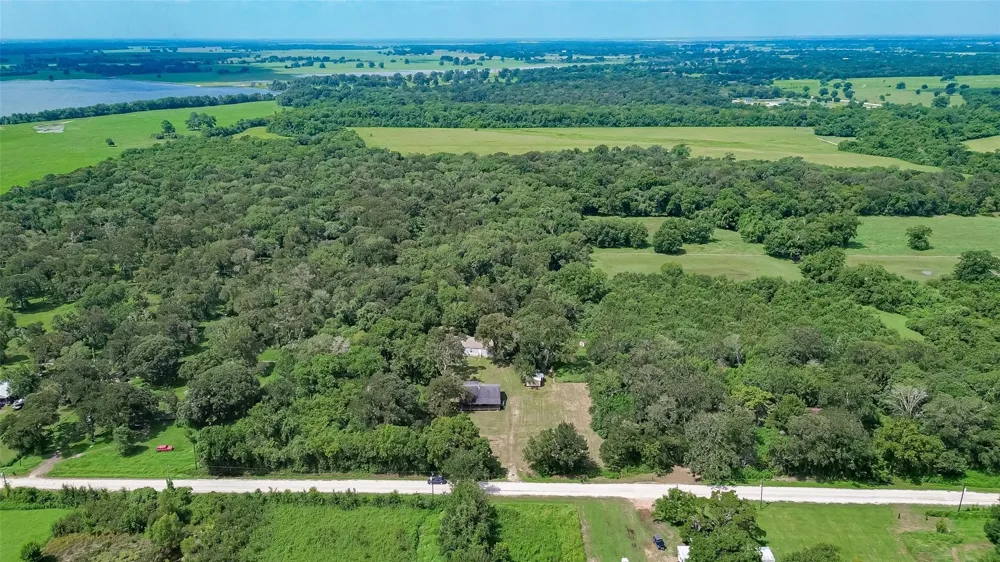 590 County Road 149 Road Boling, TX 77420