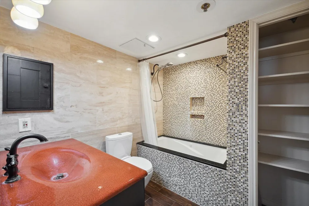 3525 Sage Road #512 Houston, TX 77056