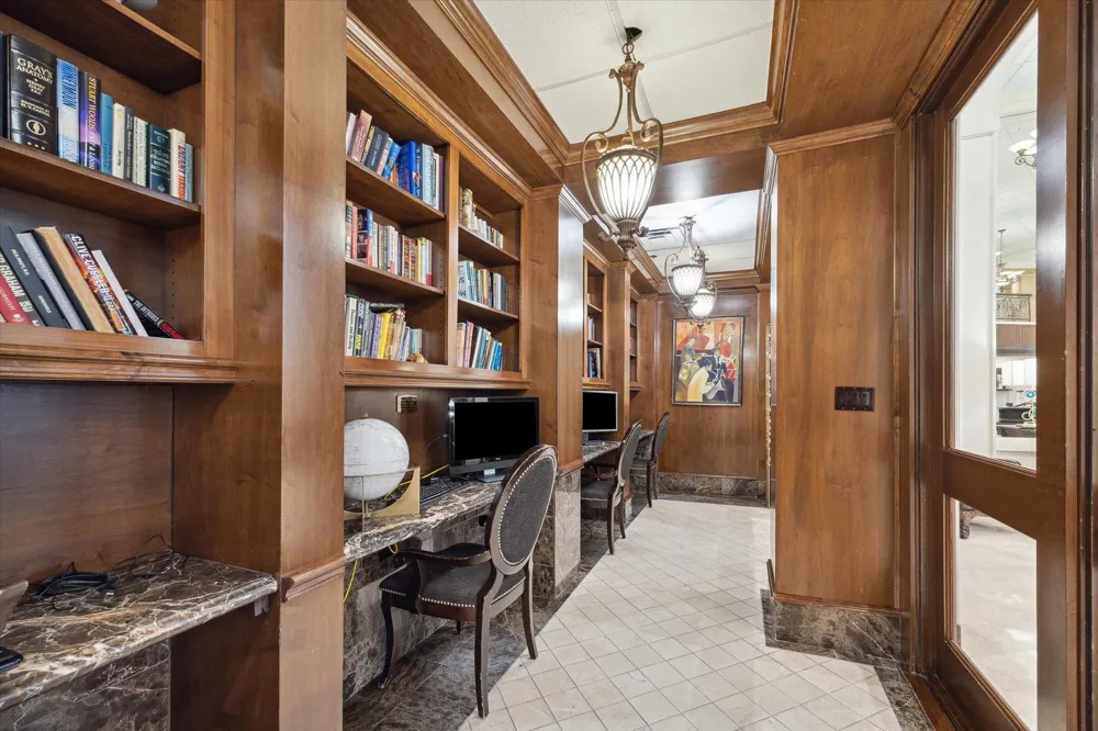 3525 Sage Road #512 Houston, TX 77056