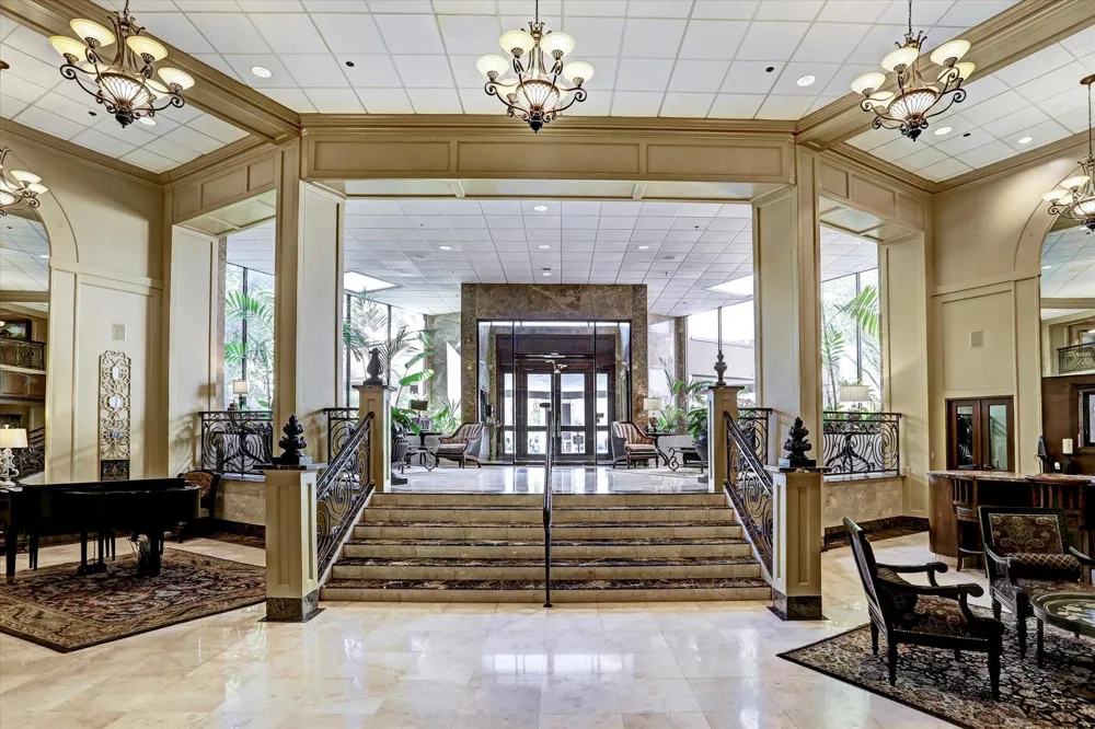 3525 Sage Road #512 Houston, TX 77056