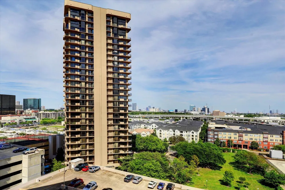 3525 Sage Road #512 Houston, TX 77056