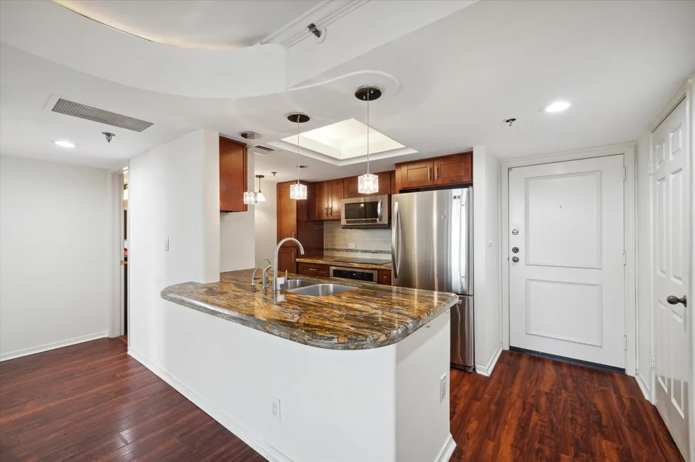 3525 Sage Road #512 Houston, TX 77056