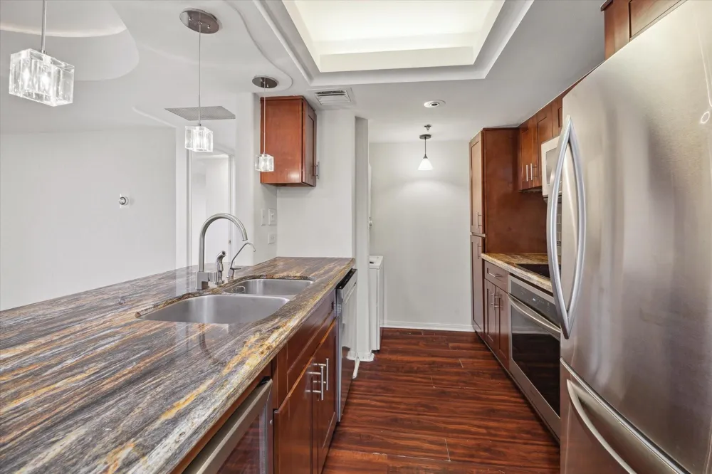 3525 Sage Road #512 Houston, TX 77056