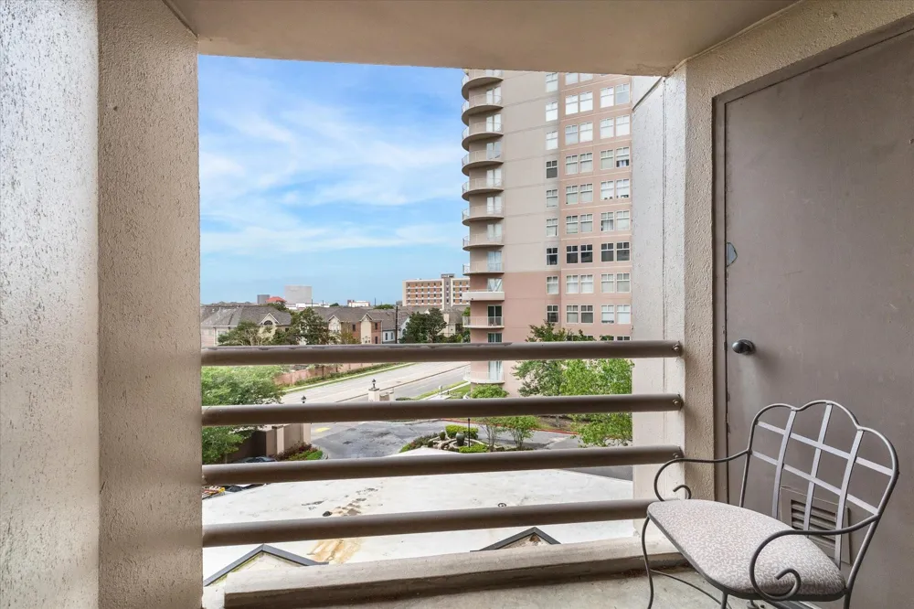 3525 Sage Road #512 Houston, TX 77056