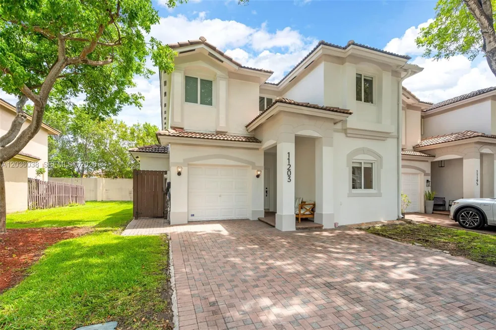 11203 NW 73rd Ter Doral, FL 33178