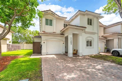 11203 NW 73rd Ter